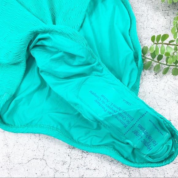 Trina Turk Cabana Solids V-Plunge 1 Piece Swimsuit - Picture 4 of 10